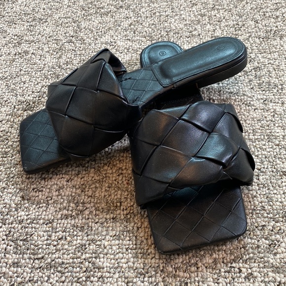 Chunky faux leather woven sandal - Picture 2 of 2